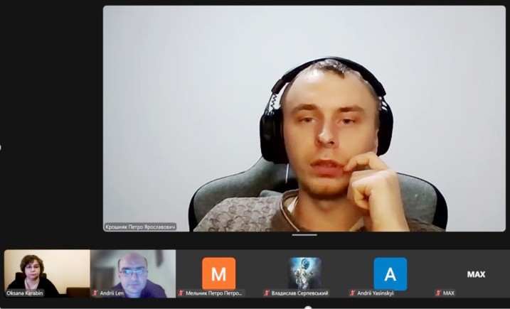 Лектор, випускник фізико-математичного факультету, Крошняк Петро Ярославович